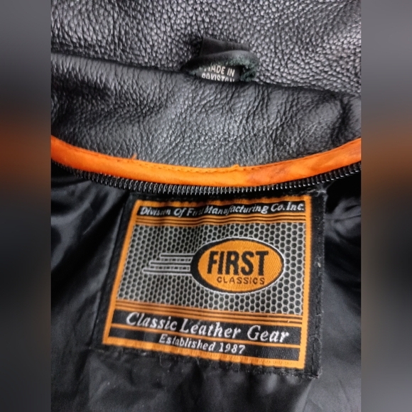 FIRST CLASSICS Preppy Biker Outdoors S Motorcycle Black Leather Jacket (#1,241) - Picture 3 of 10